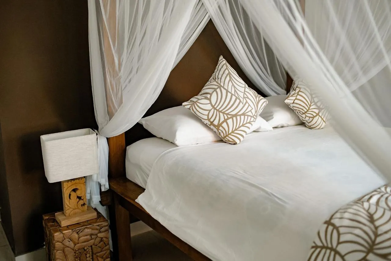 Saga Villas Oasis Семиньяк