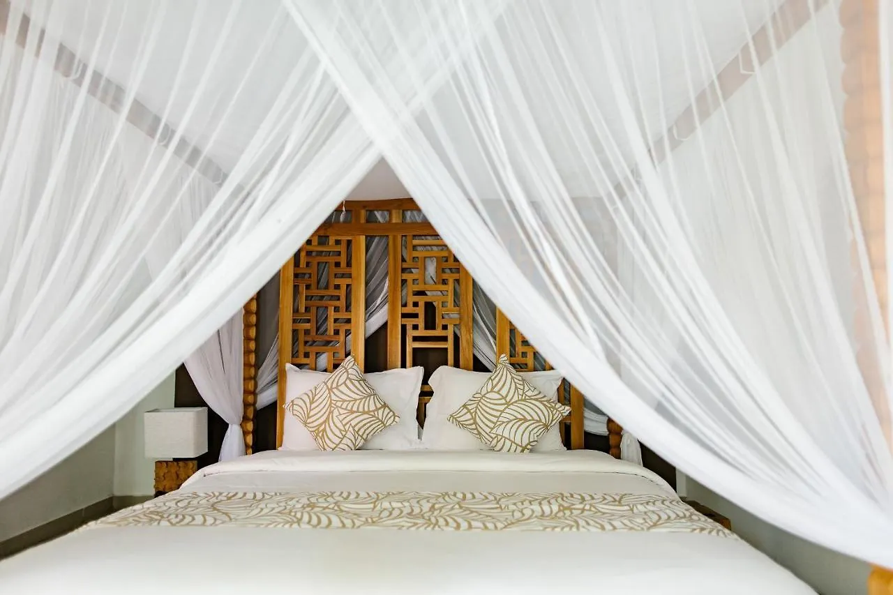 Saga Villas Oasis Семиньяк 0*,